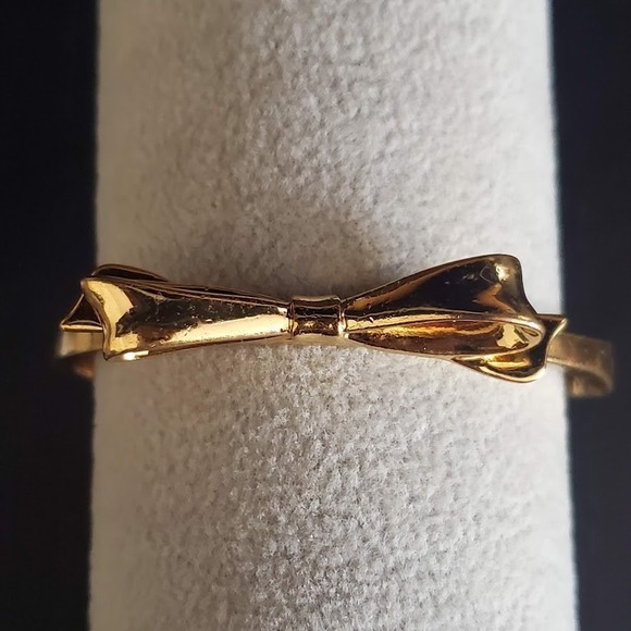 Kate Spade Gold Plated Love Notes Hinged Bangle Bracelet Signed Locking Clasp - Picture 8 of 9